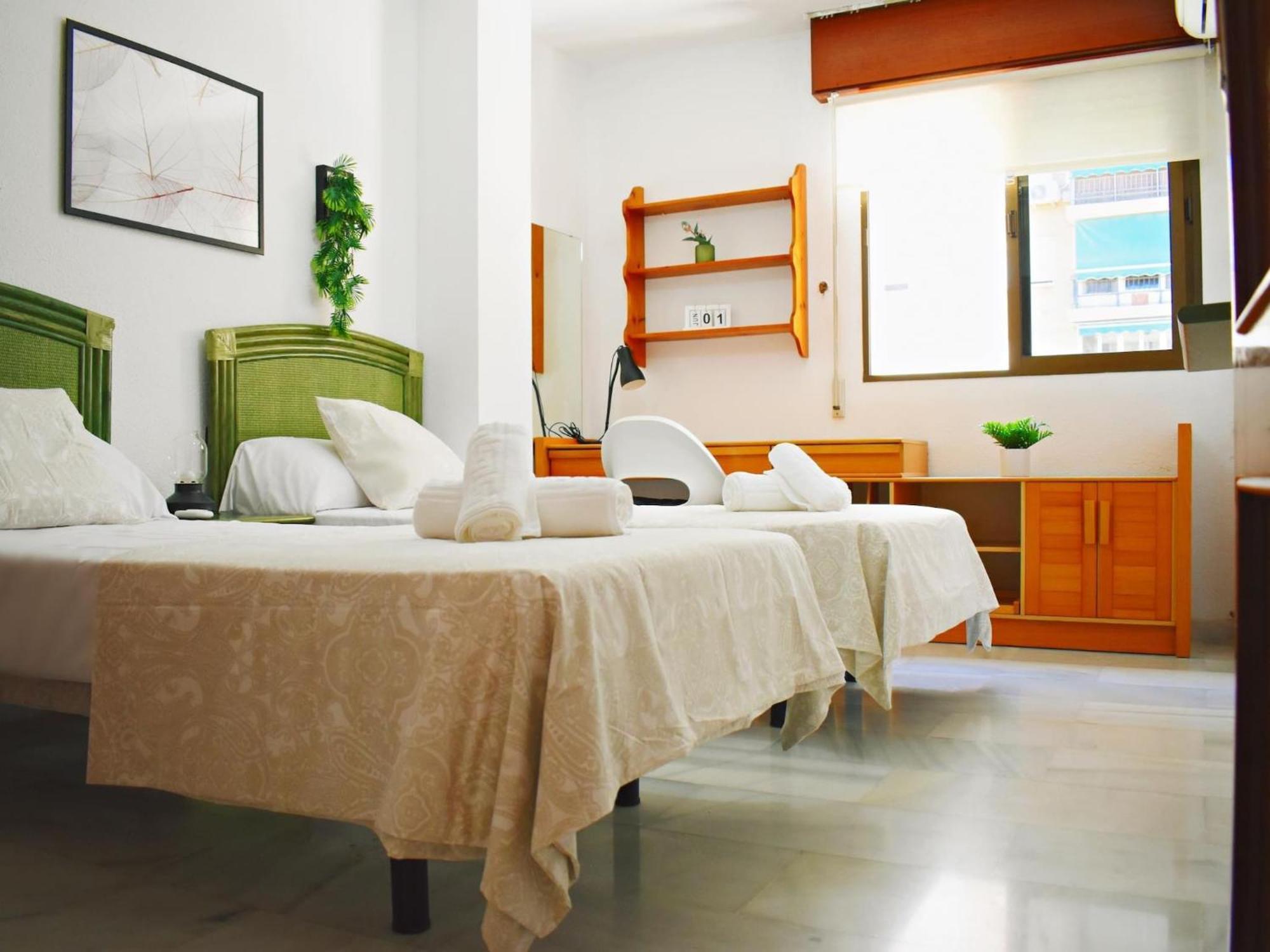 Amplio Y Luminoso Apartamento Cerca Del Centro Y La Playa Con Piscina Y Parking Privado Malaga Exterior photo